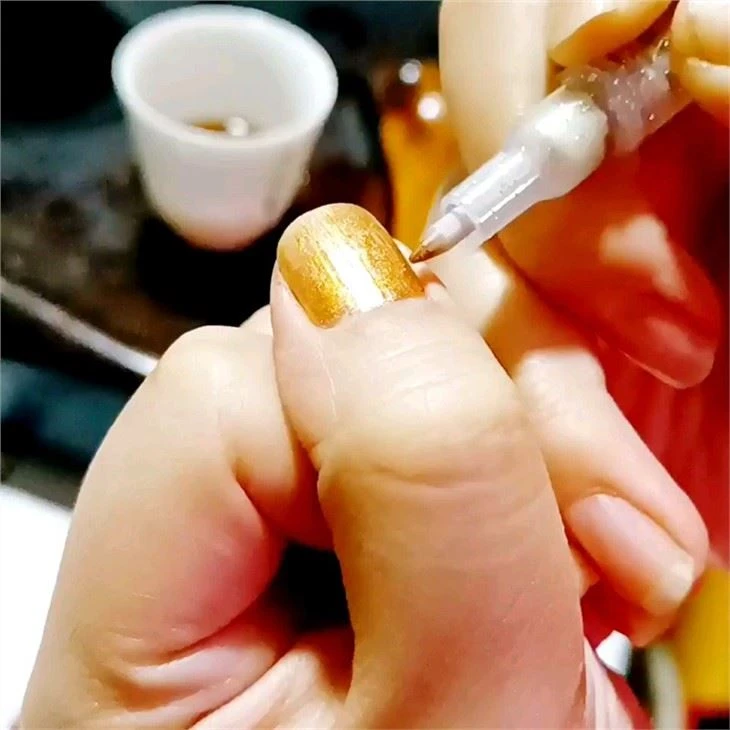 0.7mm Pinna Marker taż-Żebgħa Akrilika bil-Pitla Extra Fine